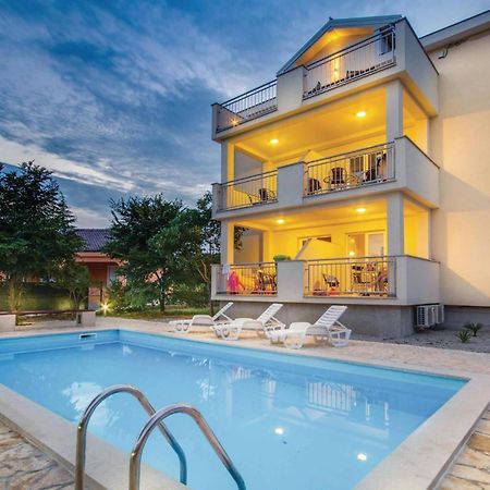 Beautiful Apartment In Pinezici With Wifi Экстерьер фото