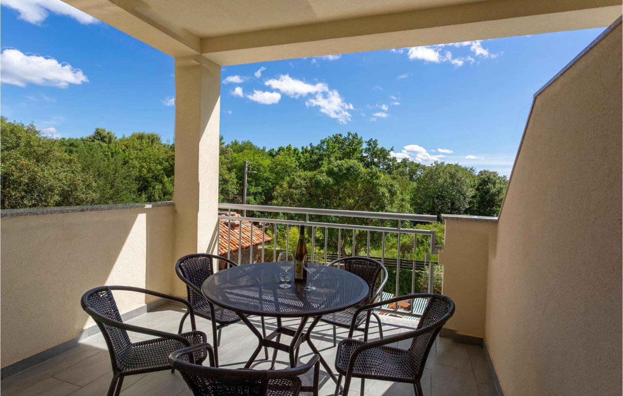 Beautiful Apartment In Pinezici With Wifi Экстерьер фото