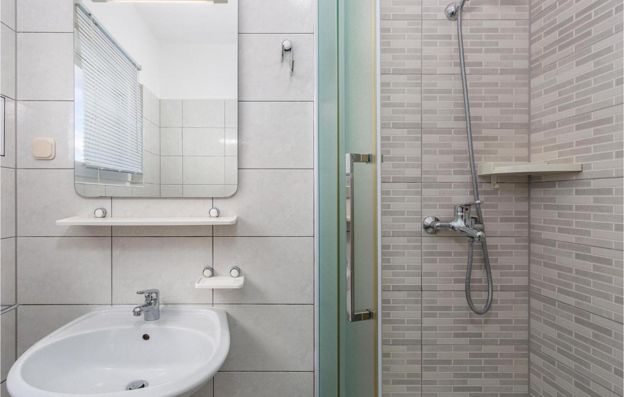 Beautiful Apartment In Pinezici With Wifi Экстерьер фото