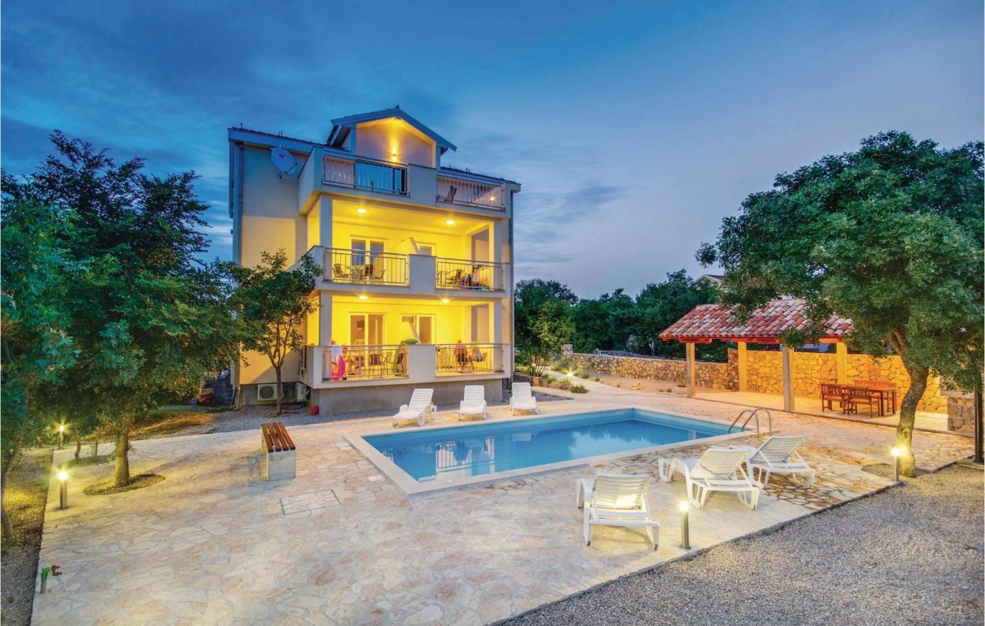 Beautiful Apartment In Pinezici With Wifi Экстерьер фото