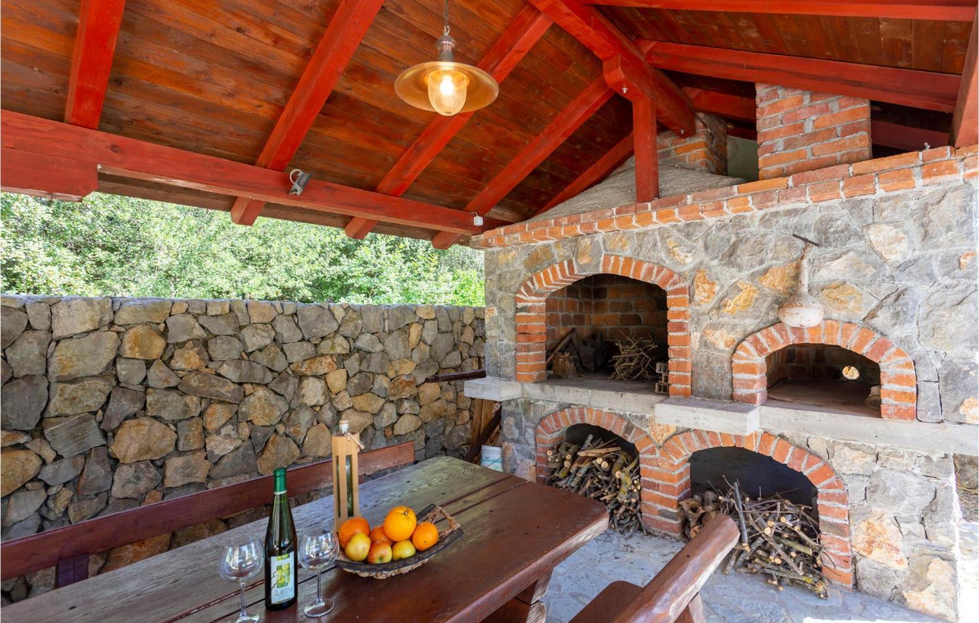 Beautiful Apartment In Pinezici With Wifi Экстерьер фото