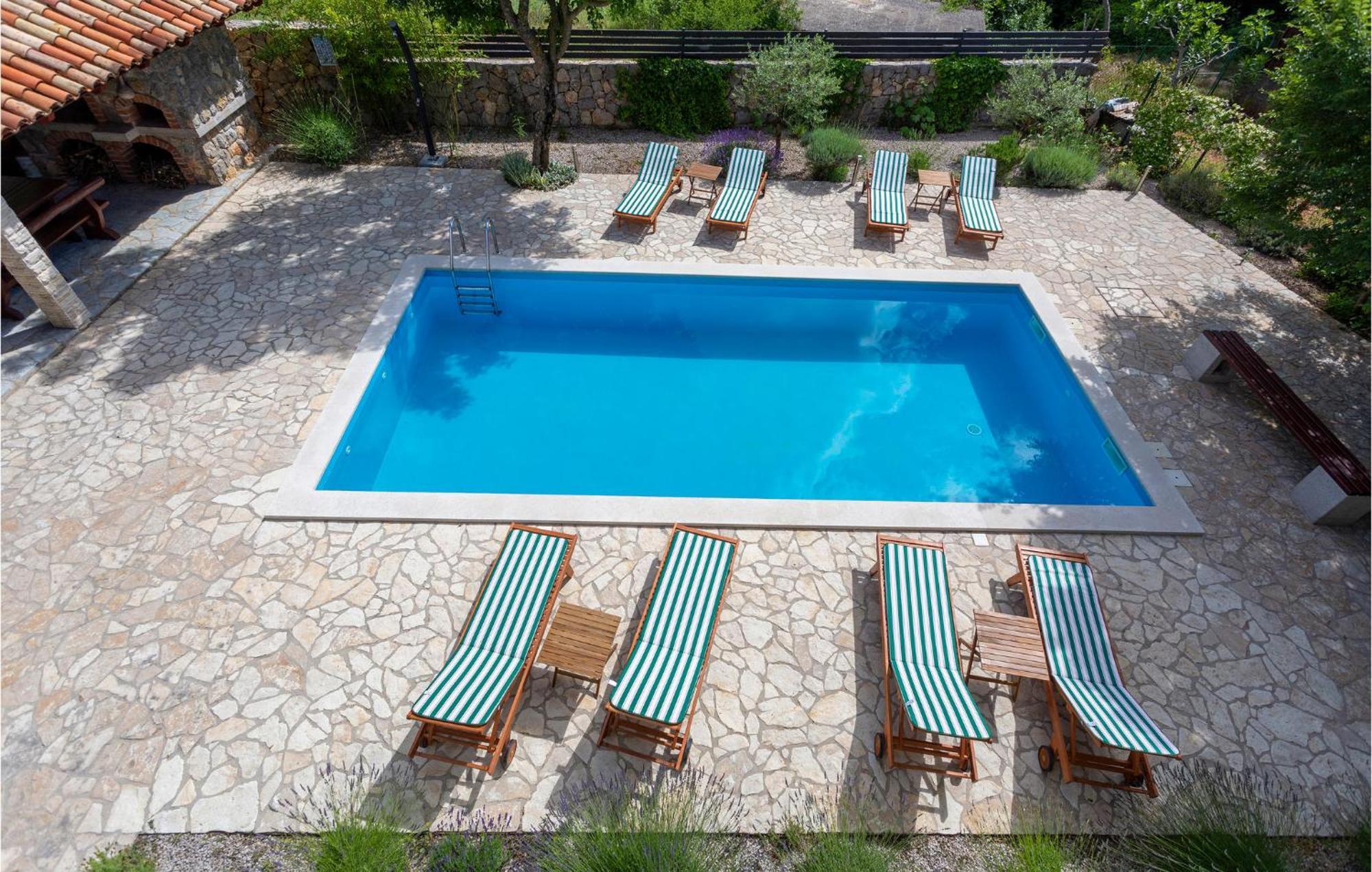 Beautiful Apartment In Pinezici With Wifi Экстерьер фото