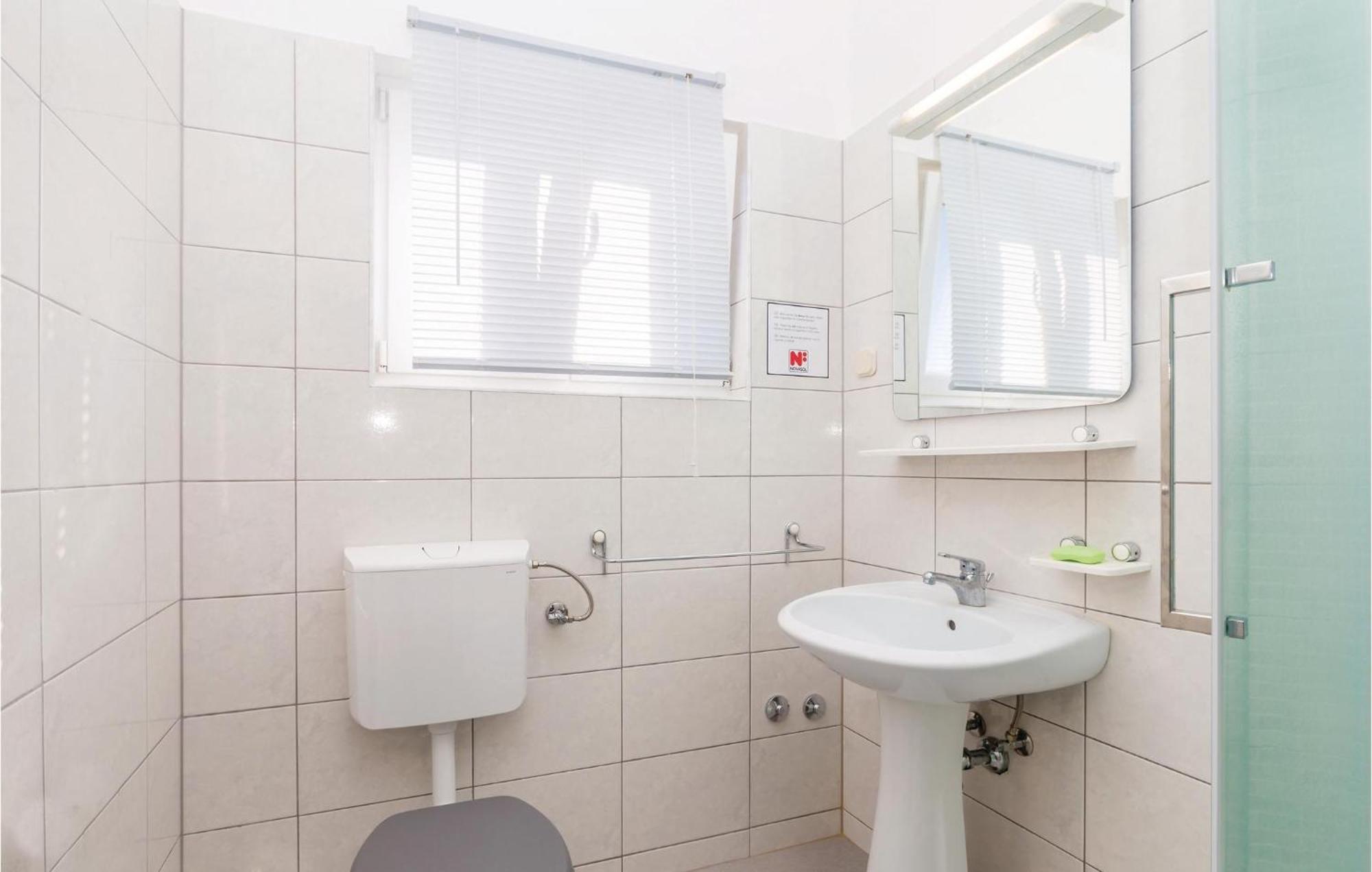 Beautiful Apartment In Pinezici With Wifi Экстерьер фото